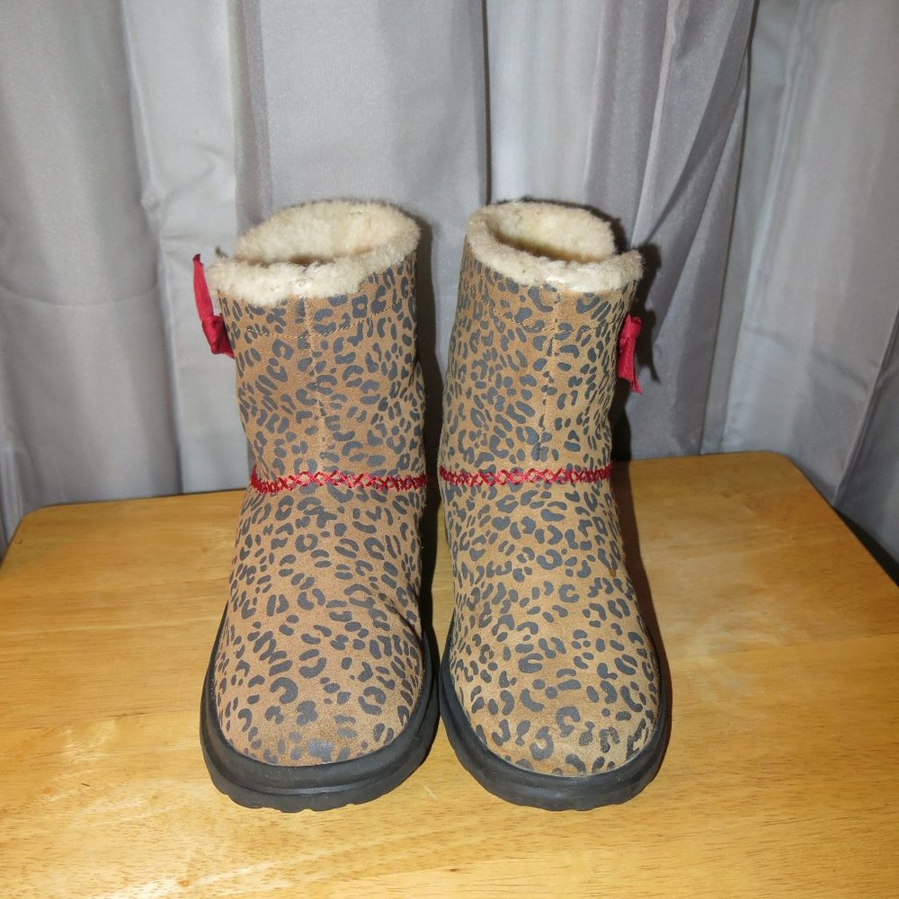 I LOVE UGGS RED BOW CHEETAH PRINT BOOTS SIZE 6